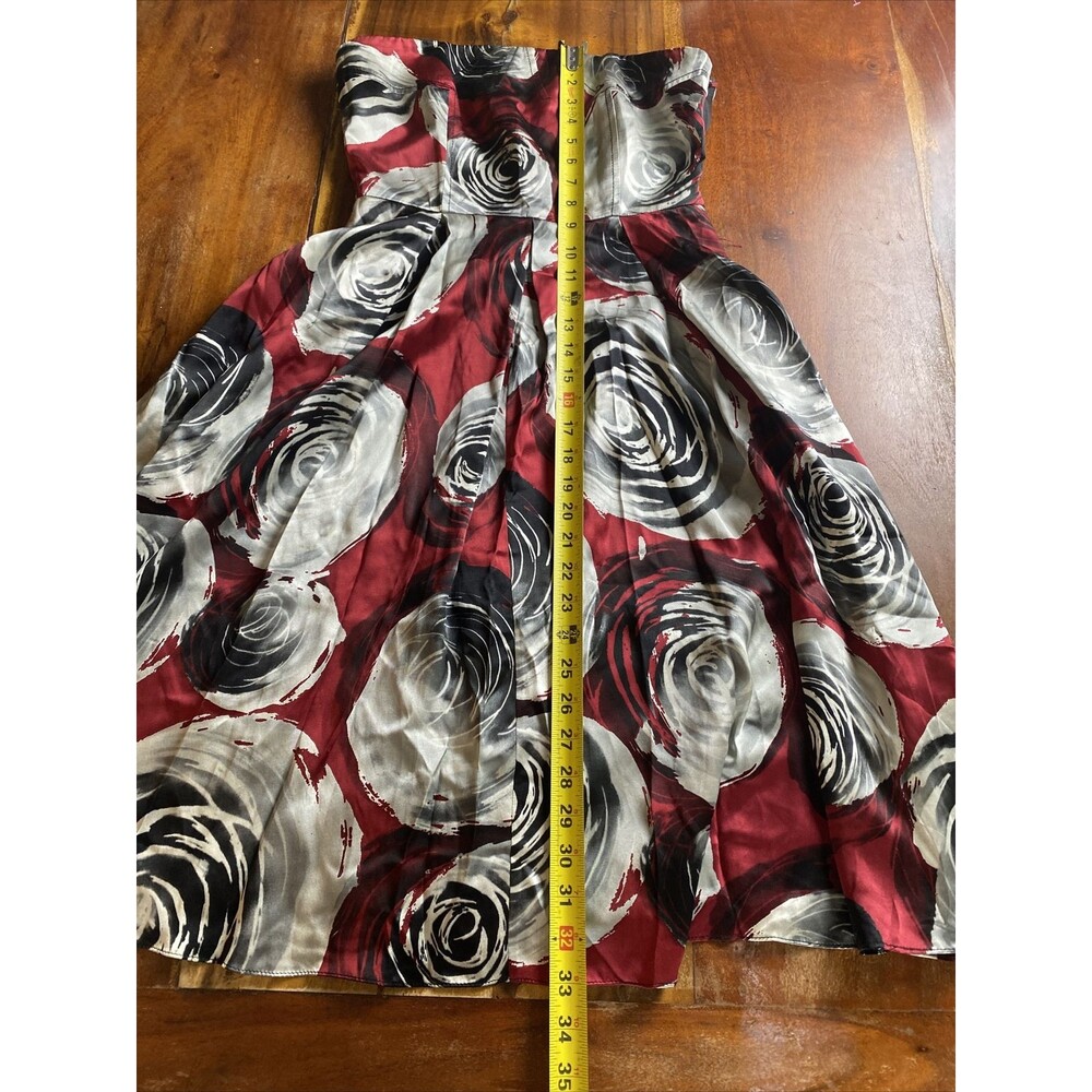 Laundry by Shelli Segal Dress Strapless with pleats red black silver Roses 2 - Picture 10 of 12